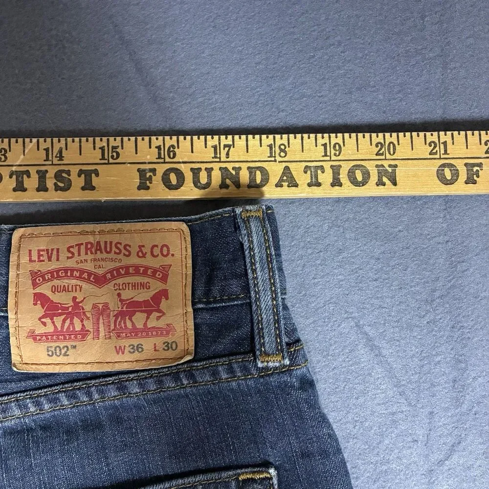 Levis Mens Jeans 502 36 x 30 Taper Fit Light Blue Stretch Cotton Medium Wash